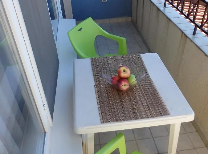 Studio-pomorie Apartment *